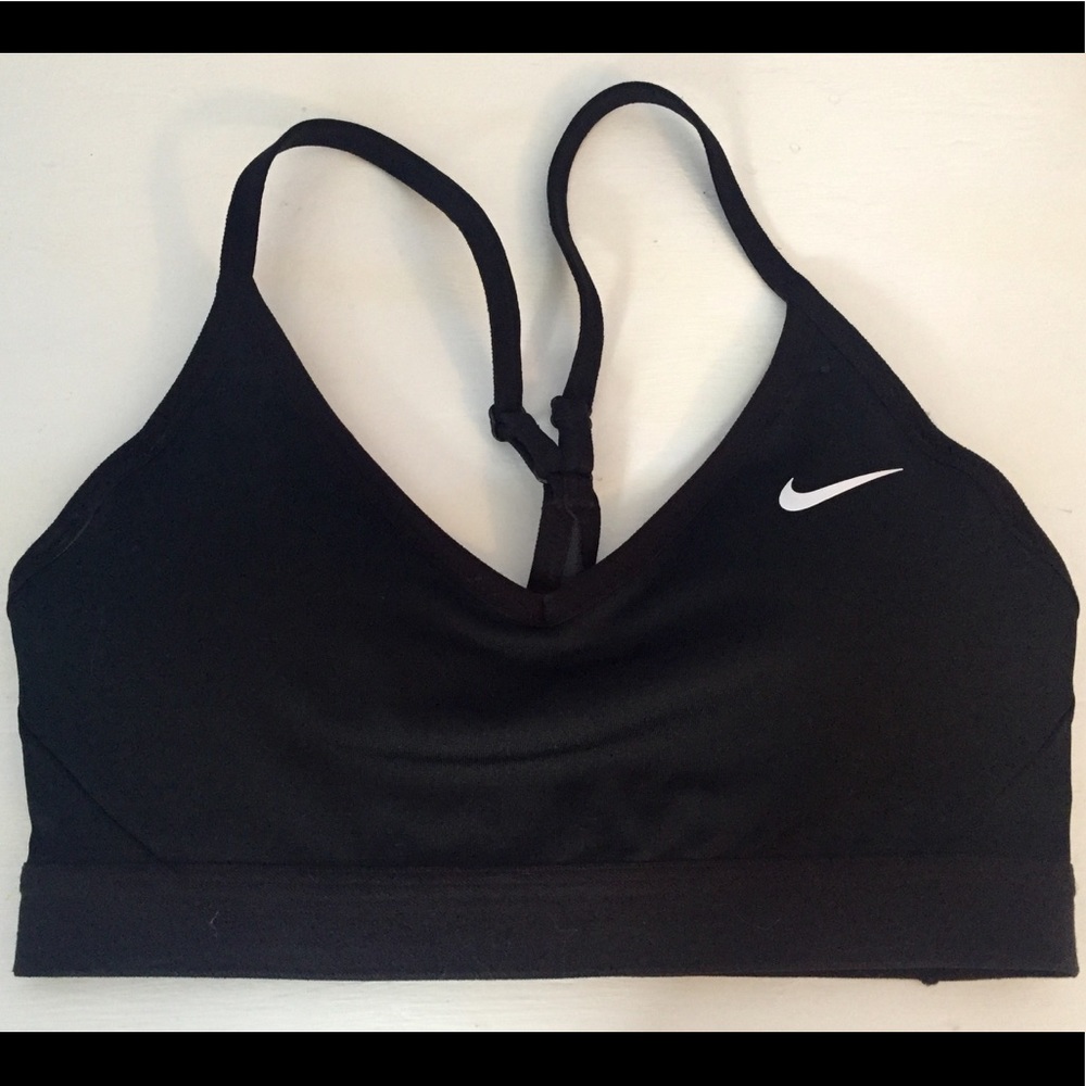 Black nike sports bra